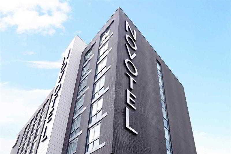 Novotel London Brentford Exterior photo