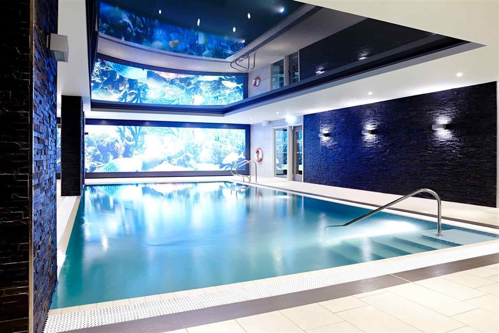 Novotel London Brentford Exterior photo