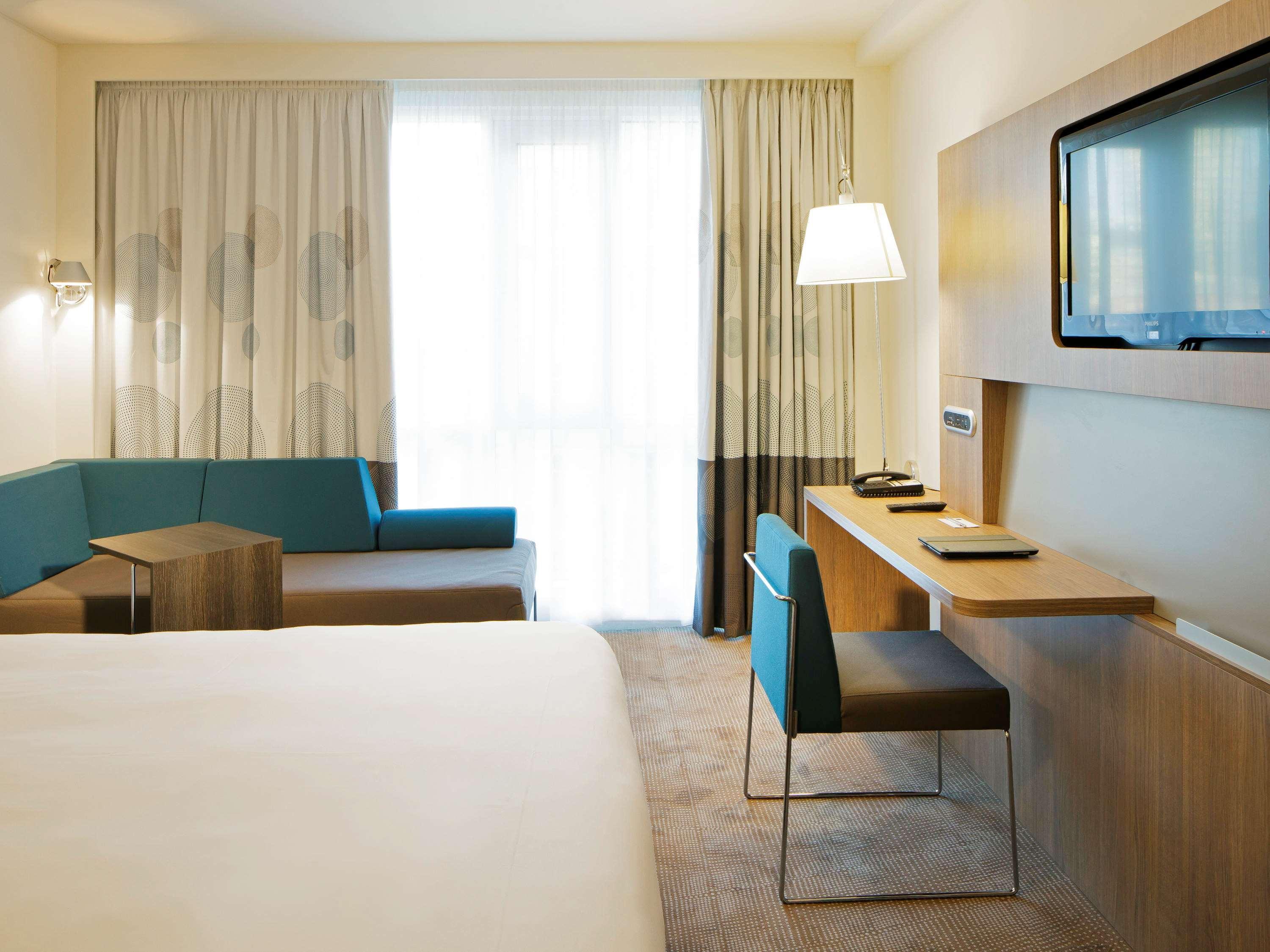 Novotel London Brentford Exterior photo