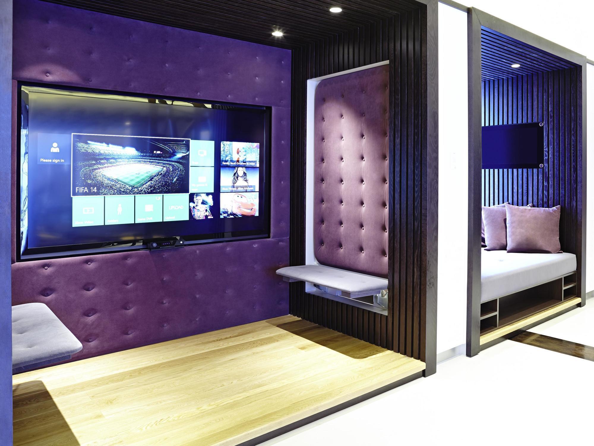 Novotel London Brentford Exterior photo